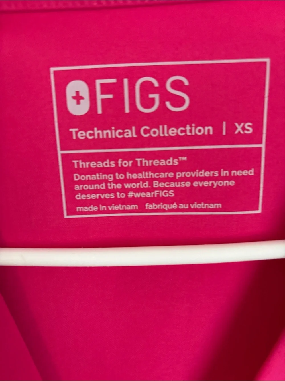 Figs Shocking Pink Scrub Set. Top XS, bottoms XSP - Picture 4 of 6